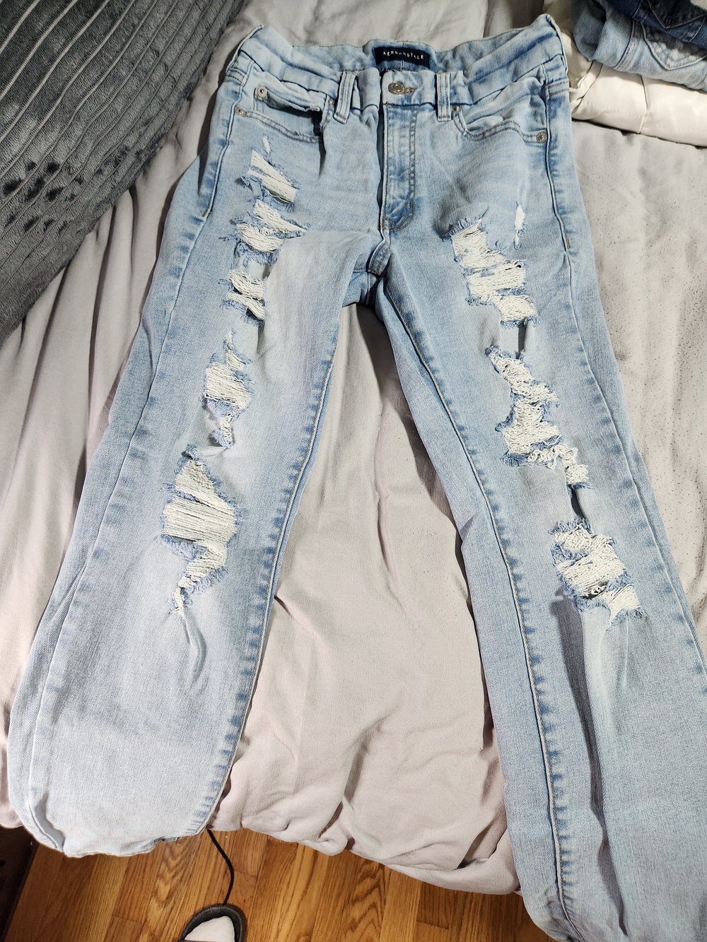 Aeropostale Light Wash Distressed Skinny Jeans